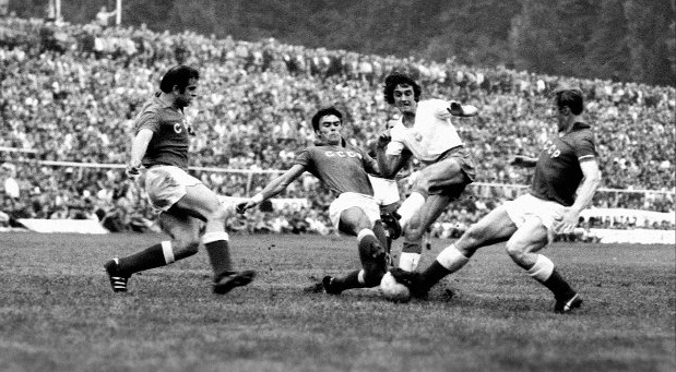 Legendy Futbolu: Opuszczony mundial, polski Best, czyli Jan Banaś (17)