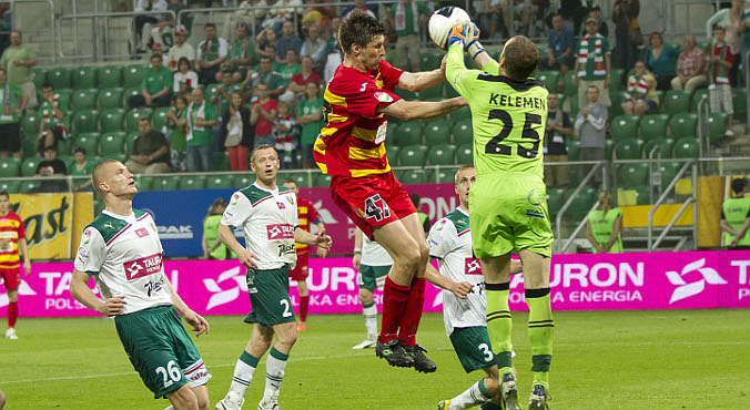 Rasiak w kadrze? STS przyjął taki zakład