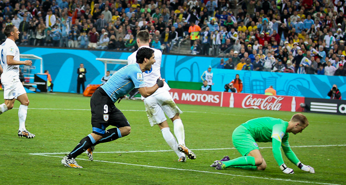 Oficjalnie: Suarez przejdzie do Barcelony!