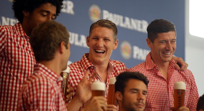 Tradycyjna sesja piłkarzy Bayernu przed Oktoberfest (foto)
