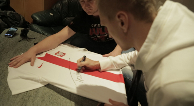 Weź udział w konkursie, wygraj koszulkę kadry z autografem!