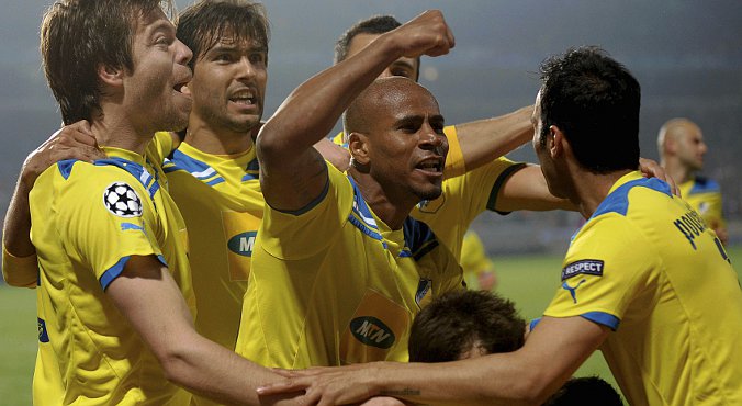 LE: APOEL jednak w fazie grupowej