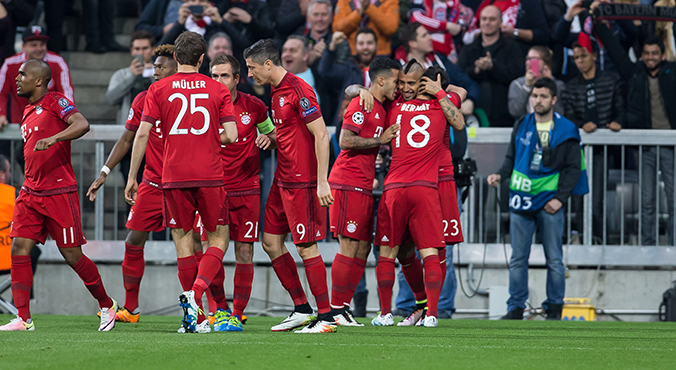 Po 13. kolejce Bundesligi: Wielki ścisk w czołówce