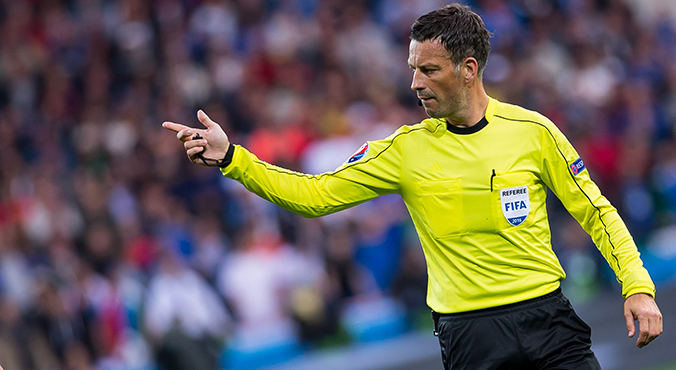 Mark Clattenburg poprowadzi hit PL