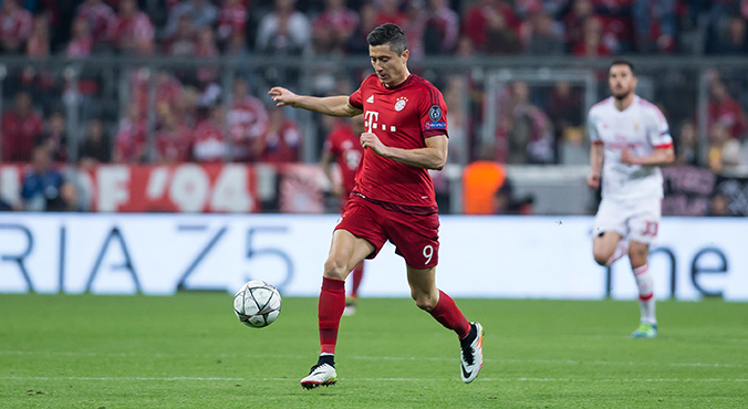 Lewandowski poza składem Bayernu. Polak na ławce rezerwowych!