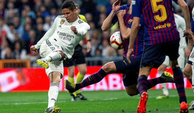 Manchester United zbliża się do Varane&#8217;a