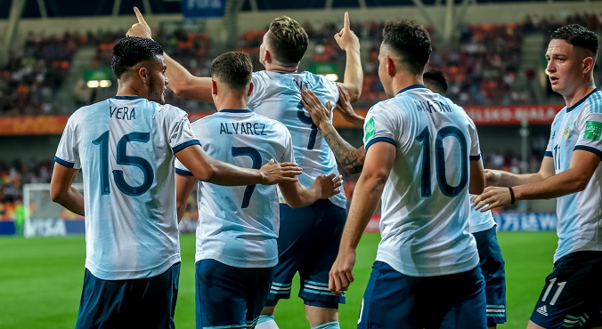 Nowe szaty rywali Polaków