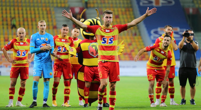 Niepokonani kontra niewygrywający