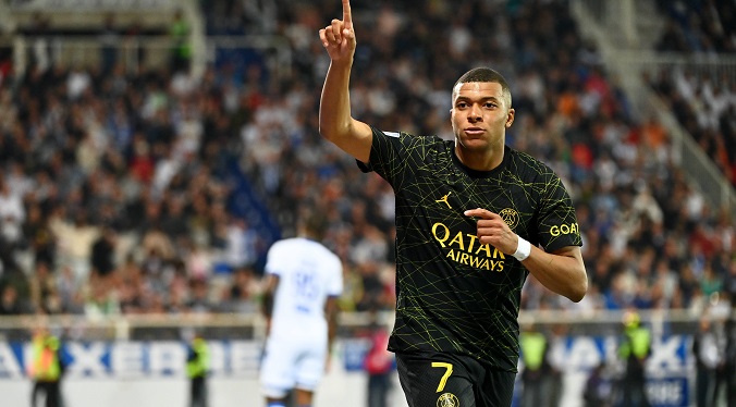 Ile PSG oczekuje za transfer Mbappe?