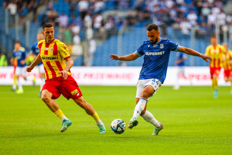 Poznan, 25.05.2024
MECZ 34. KOLEJKA PKO EKSTRAKLASA SEZON 2023/24 Lech Poznan - Korona Kielce --- POLISH FOOTBALL TOP LEAGUE MATCH: Lech Poznan - Korona Kielce
NZ EVGENIY SHIKAVKA ALAN CZERWINSKI
FOT. PATRYK PINDRAL/ 400mm.pl