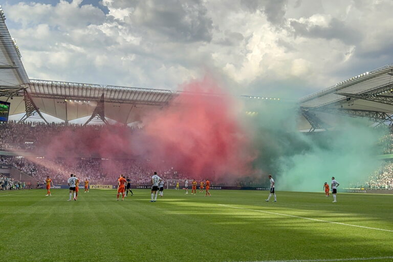 WARSZAWA 25.05.2024
34. KOLEJKA PKO EKSTRAKLASY LEGIA WARSZAWA - ZAGLEBIE LUBIN
OPRAWA KIBICOW LEGII 
FOT. MARCIN SZYMCZYK/400mm.pl