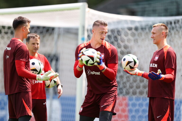 HANOWER 22.06.2024
TRENING REPREZENTACJI POLSKI NA EURO 2024 --- POLISH FOOTBALL NATIONAL TEAM TRAINING SESSION ON EURO 2024 IN HANOVER
MATEUSZ KOCHALSKI  MARCIN BULKA  LUKASZ SKORUPSKI
FOT. PIOTR KUCZA/400mm.pl