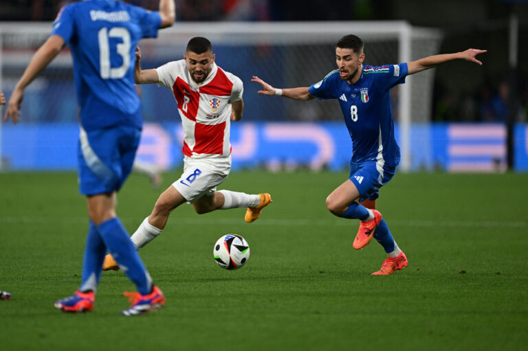 LEIPZIG, GERMANY - JUNE 24: Jorginho (8) of Italy in action against Mateo Kovacic (8) of Croatia during UEFA EURO 2024 Group B football match between Croatia and Italy at Leipzig Stadium in Leipzig, Germany on June 24, 2024. Halil Sagirkaya / Anadolu/ABACAPRESS.COM 
MISTRZOSTWA EUROPY W PILCE NOZNEJ EURO 2024 MECZ CHORWACJA VS WLOCHY
FOT. ABACA/newspix.pl / 400mm.pl
POLAND ONLY!
---
newspix.pl / 400mm.pl