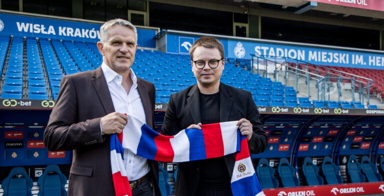 KRAKOW 05.06.2024 
WISLA KRAKOW FORTUNA 1 LIGA 
KAZMIERZ MOSKAL KONFERENCJA PRASOWA 
NZ Jaroslaw Krolewski Kazimierz Moskal 
FOT JAKUB GRUCA / 400mm.pl