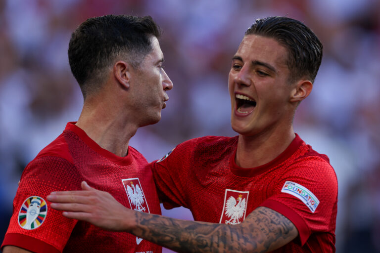 DORTMUND 25.06.2024
MECZ III RUNDA GRUPA D MISTRZOSTW EUROPY 2024: FRANCJA - POLSKA --- THIRD ROUND GROUP D UEFA EURO 2024 MATCH FRANCE - POLAND AT SIGNAL IDUNA PARK IN DORTMUND
NZ RADOSC PO GOLU CELEBRATION AFTER GOAL ROBERT LEWANDOWSKI
FOT. JACEK STANISLAWEK / 400mm.pl