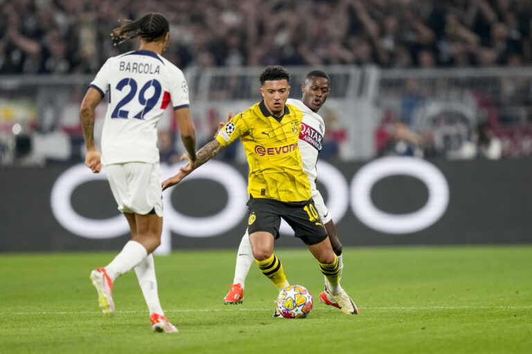 Jadon Sancho (Borussia Dortmund)  und  Nuno Mendes (Paris Saint-Germain) im Kampf um den Ball waehrend des halbfinal hinspiels der UEFA Champions League 2023/24 zwischen BV Borussia Dortmund und Paris Saint-Germain im Signal Iduna Park am 01. May 2024 in Dortmund, Deutschland. (Foto von Alex Gottschalk/DeFodi Images)   

Jadon Sancho (Borussia Dortmund)  und  Nuno Mendes (Paris Saint-Germain) riz during the UEFA Champions League 2023/24 - Semi-finals First Leg match between Borussia Dortmund vs Paris Saint-Germain at Signal Iduna Park on May 1, 2024 in Dortmund, Germany. (Photo by Alex Gottschalk/DeFodi Images) 
LIGA MISTRZOW PILKA NOZNA SEZON 2023/2024
FOT.DEFODI IMAGES/newspix.pl / 400mm.pl
POLAND ONLY!

---
newspix.pl / 400mm.pl