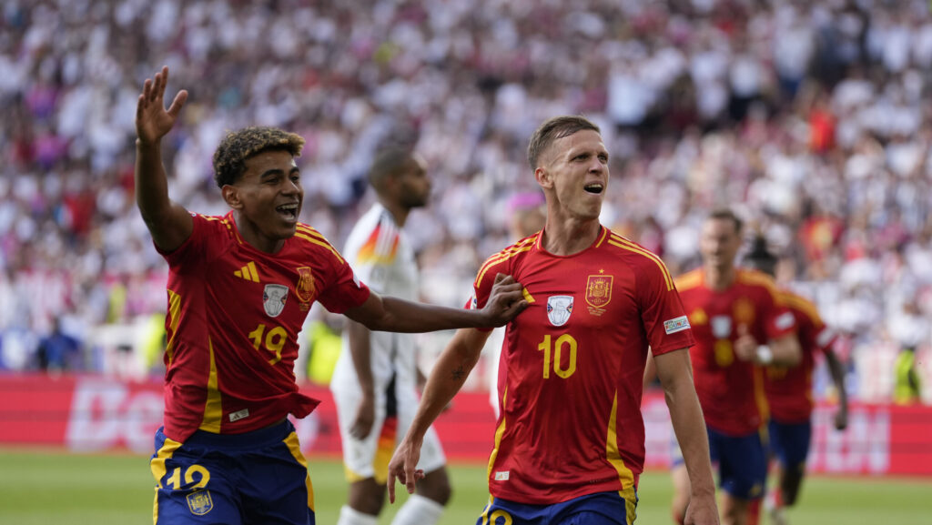 Dani Olmo (Spain) bejubelt seinen Treffer zum 1:0 mit Lamine Yamal (Spain) waehrend des Viertelfinales der UEFA EURO 2024 zwischen Spanien und Deutschland, Arena Stuttgart am 05. July 2024 in Stuttgart, Deutschland. (Foto von Alex Gottschalk/DeFodi Images)     

Dani Olmo (Spain) celebrates after scoring his teams first goal with Lamine Yamal (Spain) during the UEFA EURO 2024 - Quarter-final match between Spain and Germany at Arena Stuttgart on July 5, 2024 in Stuttgart, Germany. (Photo by Alex Gottschalk/DeFodi Images)  
PILKA NOZNA EURO MISTRZOSTWA EUROPY NIEMCY - HISZPANIA
FOT. DEFODI IMAGES/newspix.pl / 400mm.pl
POLAND ONLY!
---
newspix.pl / 400mm.pl