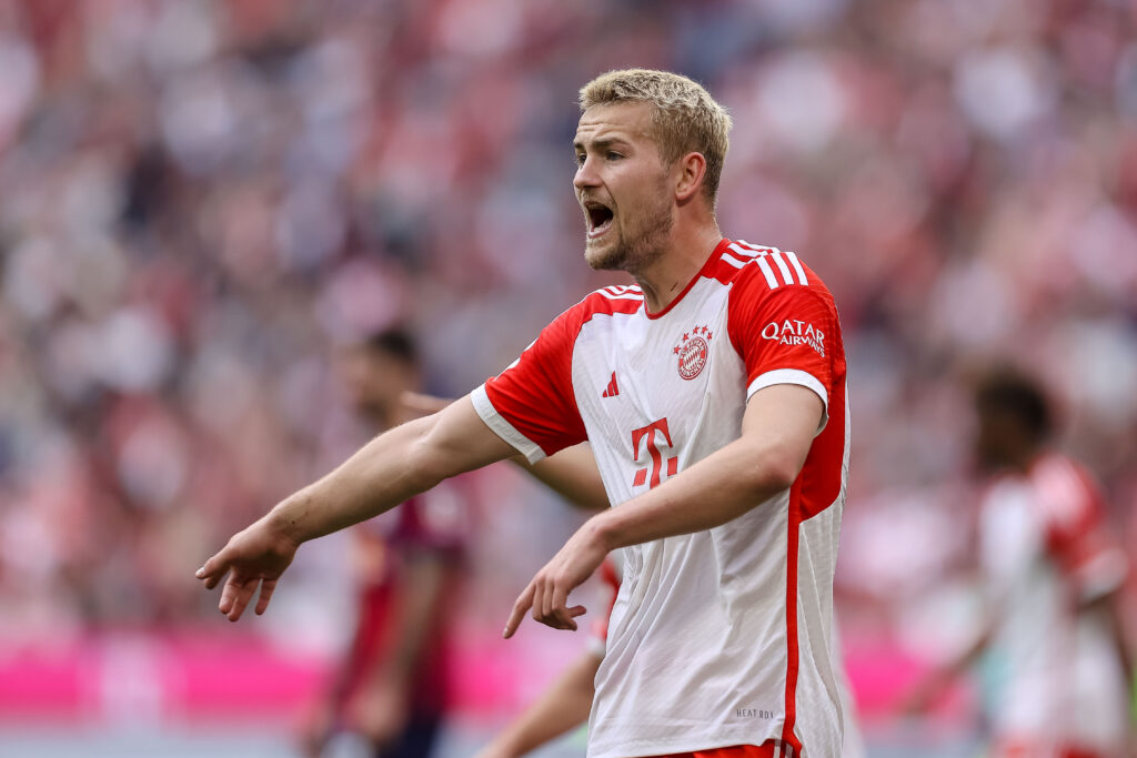 Muenchen, Deutschland, 20.05.2023: Matthijs de Ligt (FC Bayern Muenchen) gestikuliert waehrend des Spiels der 1. Bundesliga zwischen FC Bayern Muenchen und RB Leipzig in der Allianz Arena am 20. May 2023 in Muenchen. (Foto von Roland Krivec/DeFodi Images) DFB / DFL REGULATIONS PROHIBIT ANY USE OF PHOTOGRAPHS AS IMAGE SEQUENCES AND/OR QUASI-VIDEO.

Munich, Germany, 20.05.2023: Matthijs de Ligt (FC Bayern Muenchen) gestures during the 1. Bundesliga match between FC Bayern Muenchen and RB Leipzig at Allianz Arena on May 20. 2023 in Munich. (Photo by Roland Krivec/DeFodi Images) 
LIGA NIEMIECKA PILKA NOZNA SEZON 2022/2023
FOT. DEFODI IMAGES/newspix.pl / 400mm.pl

POLAND ONLY !!!
---
newspix.pl / 400mm.pl