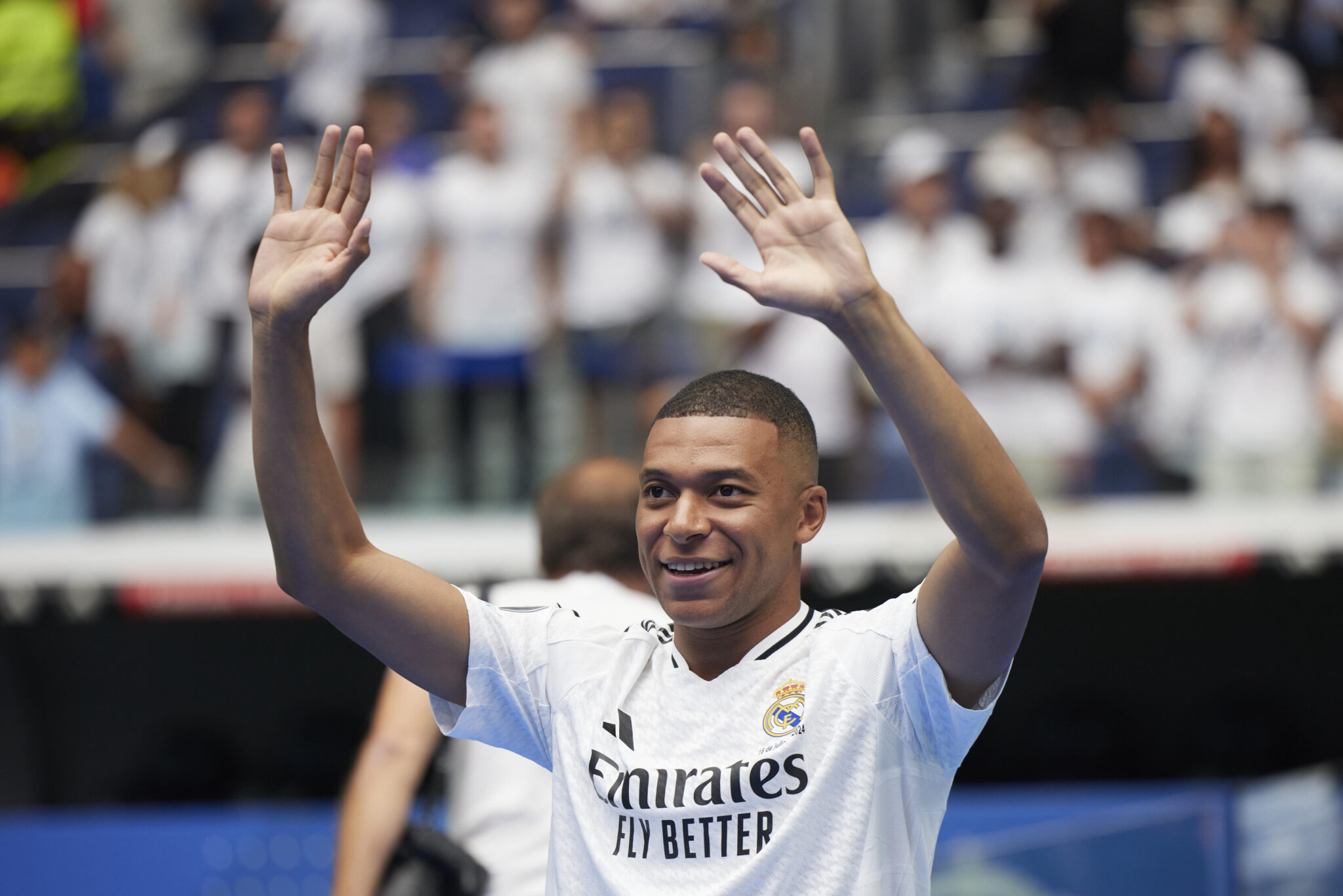 Kylian Mbappe , Kilyan Mbappe presentation, Kilyan Mbappe&#039;s presentation as new Real Madrid player, Santiago Bernabeu Stadium am 16. July 2024 in Madrid, Spanien. (Foto von Manu Reino/DeFodi Images)

Kylian Mbappe is unveiled at Estadio Santiago Bernabeu, Kilyan Mbappe presentation, Kilyan Mbappe&#039;s presentation as new Real Madrid player, Santiago Bernabeu Stadium on July 16, 2024 in Madrid, Spain. (Photo by Manu Reino/DeFodi Images)  
PREZENTACJA PILKARZA REAL MADRYT TRANSFER
FOT.DEFODI IMAGES/newspix.pl / 400mm.pl
POLAND ONLY!

---
newspix.pl / 400mm.pl