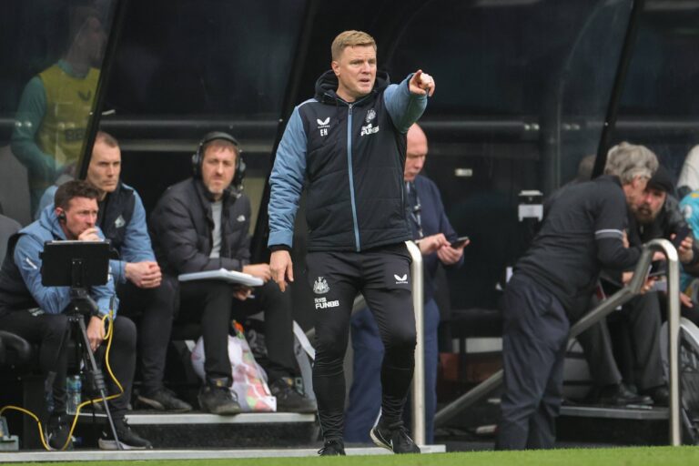 April 30, 2023, Newcastle, Tyne and Wear, United Kingdom: Eddie Howe manager of Newcastle United gives his players instructions during the Premier League match Newcastle United vs Southampton at St. James&#039;s Park, Newcastle, United Kingdom, 30th April 2023. (Credit Image: © Mark Cosgrove/News Images via ZUMA Press Wire) 
LIGA ANGIELSKA PILKA NOZNA SEZON 2022/2023
FOT. ZUMA/newspix.pl / 400mm.pl

POLAND ONLY !!!
---
newspix.pl / 400mm.pl