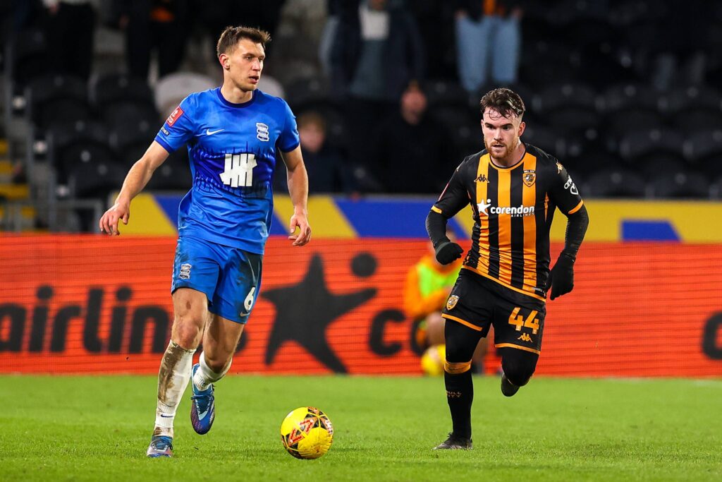 January 6, 2024, Hull, East Riding of Yorkshire, United Kingdom: Aaron Connolly of Hull City chases down Krystian Bielik of Birmingham City during the Emirates FA Cup Third Round match Hull City vs Birmingham City at MKM Stadium, Hull, United Kingdom, 6th January 2024. (Credit Image: © Ryan Crockett/News Images via ZUMA Press Wire) 
PUCHAR ANGLII PILKA NOZNA SEZON 2023/2024
FOT. ZUMA/newspix.pl / 400mm.pl

POLAND ONLY !!!
---
newspix.pl / 400mm.pl