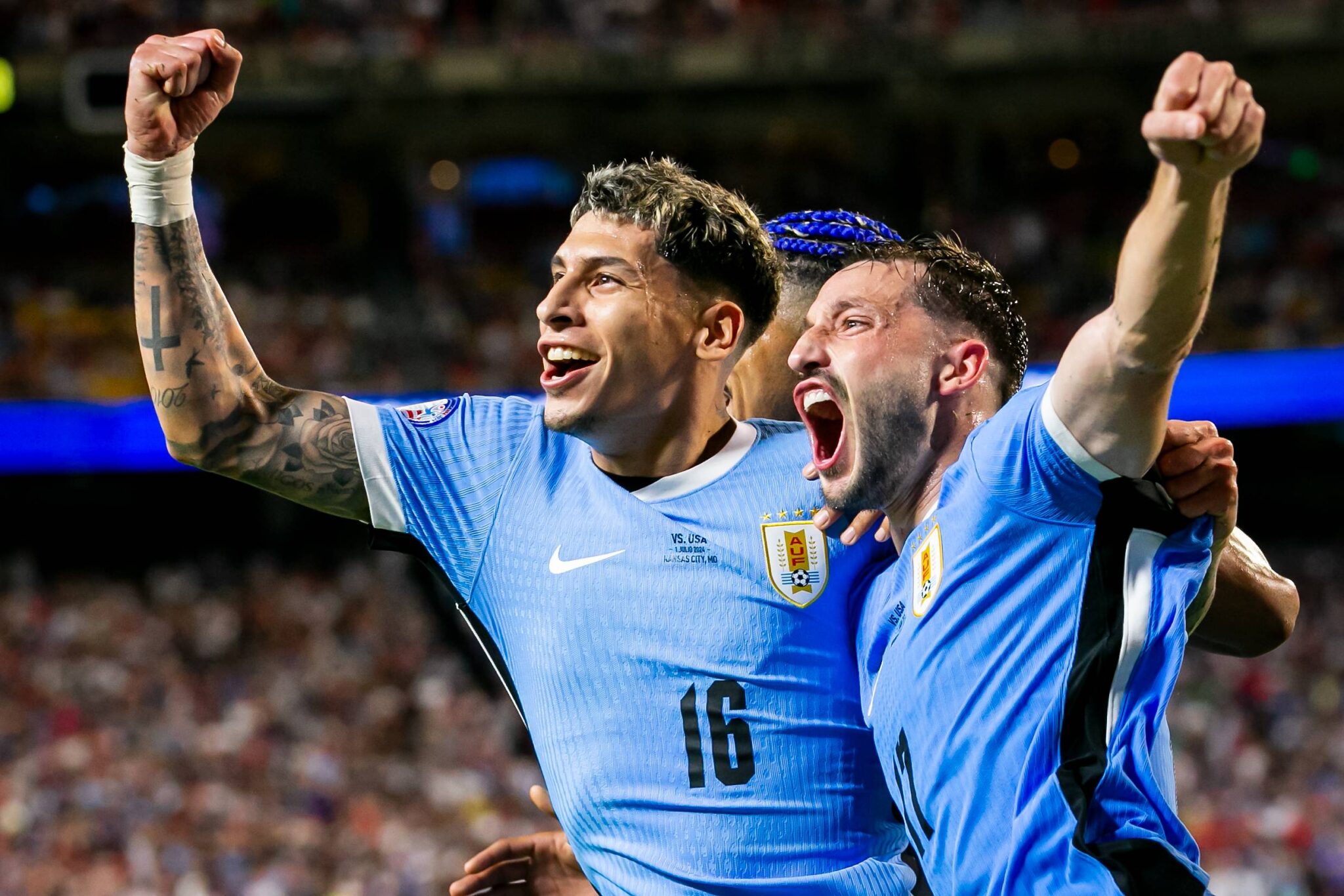 KANSAS Kansas City, MO - JULY 01: Uruguay defender MathÃ­as Olivera (16) celebrates with teammate defender MatÃ­as ViÃ±a (17) during the Group A match between the United States and Uruguay on Monday July 1, 2024 at Arrowhead stadium in Kansas City, MO. (Credit Image: © Nick Tre. Smith/Icon SMI via ZUMA Press) 
PILKA NOZNA COPA AMERICA URUGWAJ - USA
FOT. ZUMA/newspix.pl / 400mm.pl
POLAND ONLY!
---
newspix.pl / 400mm.pl