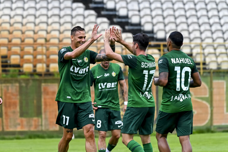 2024.07.012. WROCLAW, Sparing ,  Slask Wroclaw - FC Mlada Boleslav, nz SEBASTIAN MUSIOLIK RADOSC GOL PETR SCHWARZ MATIAS NAHUEL LEIVA, fot. KRYSTYNA PACZKOWSKA/ newspix.pl / 400mm.pl