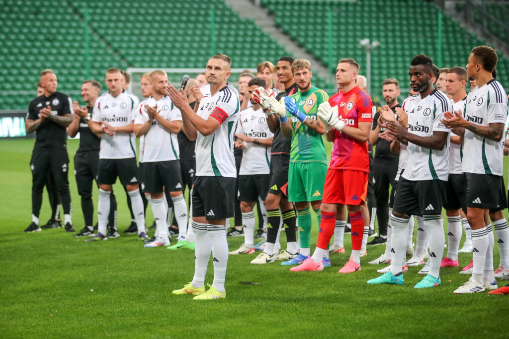 WARSZAWA  16.07.2024
PREZENTACJA ZESPOLU LEGII SEZON 2024/25
ZDJECIE GRUPOWE  ARTUR JEDRZEJCZYK
FOT. MARCIN SZYMCZYK/400mm.pl