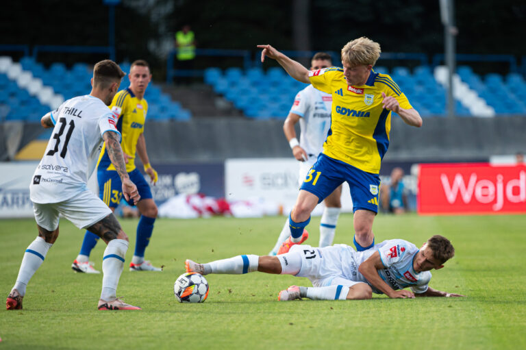 RZESZOW 22.07.2024
MECZ 1. KOLEJKA BETCLIC I LIGA SEZON 2024/25 --- POLISH FIRST LEAGUE FOOTBALL MATCH: STAL RZESZOW - ARKA GDYNIA
JAKUB STANISZEWSKI
FOT. MICHAL TRZPIS/400MM.PL