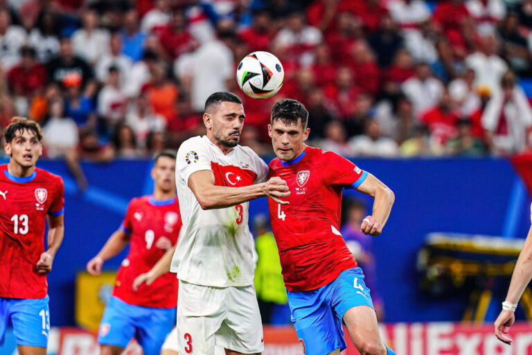 26.06.2024, Volksparkstadion, Hamburg, GER, UEFA EM 2024, Tschechien vs Türkei, Gruppe F, im Bild Kopfballduell, Luftzweikampf Merih Demiral (Tuerkei, #03), Robin Hranac (Tschechien, #04) // during the group F match between Czech Republic and Turkey of the UEFA Euro 2024 at the Volksparkstadion in Hamburg, Germany on 2024/06/26. EXPA Pictures © 2024, PhotoCredit: EXPA/ Eibner-Pressefoto/ Marcel von Fehrn

*****ATTENTION - OUT of GER***** 
PILKA NOZNA EURO MISTRZOSTWA EUROPY CZECHY - TURCJA
FOT.EXPA/newspix.pl / 400mm.pl
Austria, Italy, Spain, Slovenia, Serbia, Croatia, Germany, UK, USA and Sweden  OUT!
---
newspix.pl / 400mm.pl