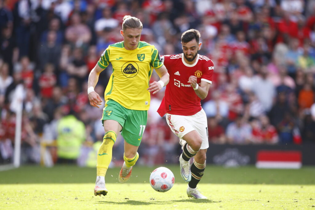 16.04.2022, Old Trafford, Manchester, ENG, Premier League, Manchester United vs Norwich City FC, 33. Runde, im Bild Przemyslaw Placheta of Norwich and Bruno Fernandes of Manchester United in action // Przemyslaw Placheta of Norwich and Bruno Fernandes of Manchester United in action during the Premier League 33th round match between Manchester United and Norwich City FC at the Old Trafford in Manchester, England on 2022/04/16. EXPA Pictures © 2022, PhotoCredit: EXPA/ Focus Images/ Paul Chesterton

*****ATTENTION - for AUT, GER, FRA, ITA, SUI, POL, CRO, SLO only***** 
LIGA ANGIELSKA PILKA NOZNA SEZON 2021/2022
FOT. EXPA/newspix.pl / 400mm.pl

POLAND ONLY !!!
---
newspix.pl / 400mm.pl