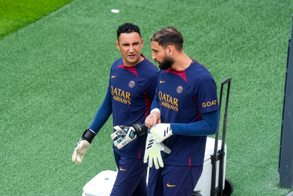 Keylor NAVAS of Paris Saint Germain (PSG) and Gianluigi DONNARUMMA of Paris Saint Germain (PSG) during the Paris Saint-Germain training session and press conference on August 25, 2023 in Poissy, France. (Photo by Hugo Pfeiffer/Icon Sport) 
LIGA FRANCUSKA PILKA NOZNA SEZON 2023/2024
TRENING PSG
FOT. ICON SPORT/newspix.pl / 400mm.pl

POLAND ONLY !!!
---
newspix.pl / 400mm.pl