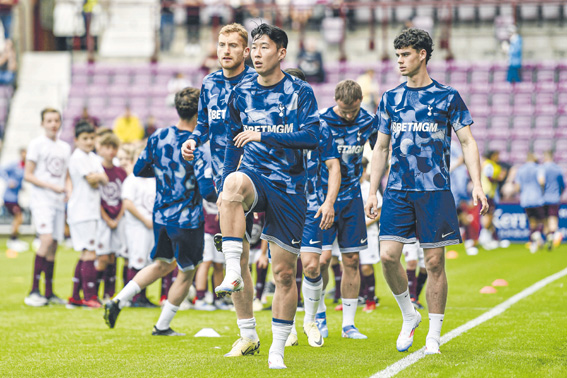 Heart of Midlothian v Tottenham Hotspur Pre-Season friendly Son Heung-min of Tottenham Hotspur warms up during the Pre-Season friendly match at Tynecastle Park, Edinburgh UK Newspapers OUT Copyright: xJamiexJohnstonx FIL-20375-0034,Image: 890380823, License: Rights-managed, Restrictions: , Model Release: no, Credit line: Jamie Johnston / imago sport / Forum