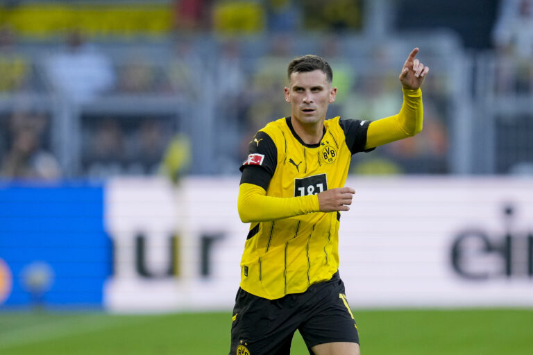 Pascal Gross (Borussia Dortmund) gestures during the Bundesliga match between Borussia Dortmund and Eintracht Frankfurt at SIGNAL IDUNA PARK on August 24, 2024 in Dortmund, Germany.  (Photo by Alex Gottschalk/DeFodi Images) DFL regulations prohibit any use of photographs as image sequences and/or quasi-video. 
LIGA NIEMIECKA PILKA NOZNA SEZON 2024/2025
FOT. DEFODI IMAGES/newspix.pl / 400mm.pl

POLAND ONLY !!
---
newspix.pl / 400mm.pl