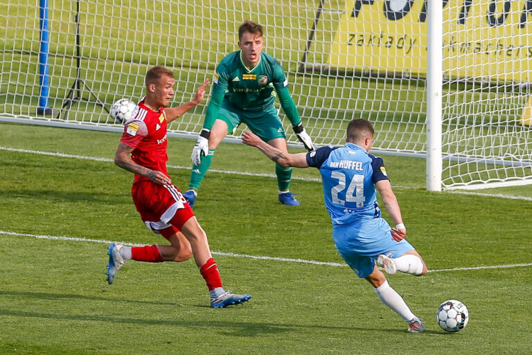 OLSZTYN 05.06.2021 
SPORT  PILKA NOZNA FORTUNA I LIGA MECZ STOMIL OLSZTYN - MIEDZ LEGNICA --- POLISH 2ND FOOTBALL LEAGUE GAME MATCH STOMIL OLSZTYN - MIEDZ LEGNICA --- 
NZ RUBEN HOOGENHOUT , PAWEL LENARCIK , SAM VAN HUFFEL , 
FOT. GRZEGORZ RADTKE / 400mm.pl