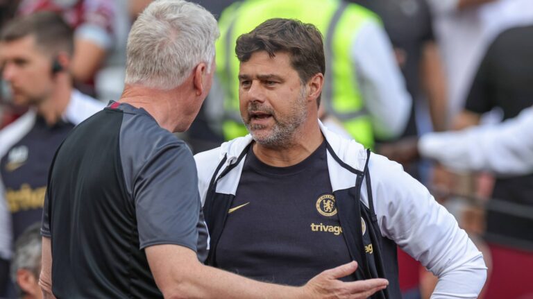 August 20, 2023, London, England, United Kingdom: David Moyes manager of West Ham United and Mauricio Pochettino manager of Chelsea in discussion during the Premier League match West Ham United vs Chelsea at London Stadium, London, United Kingdom, 20th August 2023. (Credit Image: © Mark Cosgrove/News Images via ZUMA Press Wire)
LIGA ANGIELSKA PILKA NOZNA SEZON 2023/2024
FOT. ZUMA/newspix.pl / 400mm.pl
POLAND ONLY!
---
newspix.pl / 400mm.pl