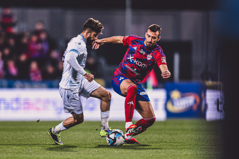 CZESTOCHOWA 03.03.2024
MECZ 23. KOLEJKA PKO EKSTRAKLASA SEZON 2023/24 --- RAKOW CZESTOCHOWA - LECH POZNAN POLISH FOOTBALL TOP LEAGUE MATCH IN CZESTOCHOWA: 
ALI GOLIZADEH STRATOS SVARNAS
FOT. JAKUB ZIEMIANIN / 400mm.pl