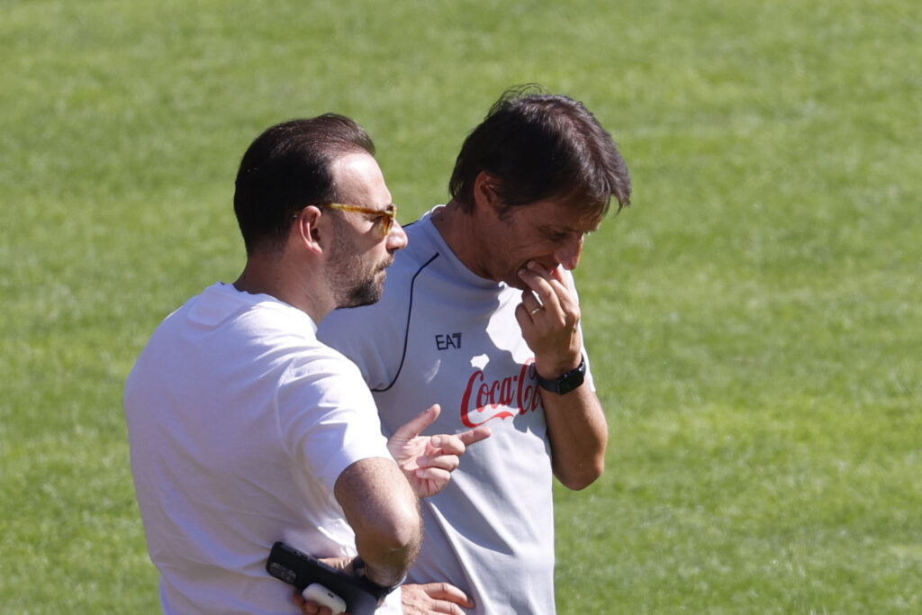 July 15, 2024, Dimaro, Trentino, Italy: Giovanni Manna and Antonio Conte coach of Napoli  during day 6 of  preseason training camp of SSC Napoli in Dimaro, Trento, Italy on 15 July 2024 (Credit Image: © Ciro De Luca/ZUMA Press Wire) 
LIGA WLOSKA PILKA NOZNA TRENING
FOT. ZUMA/newspix.pl / 400mm.pl
POLAND ONLY!
---
newspix.pl / 400mm.pl