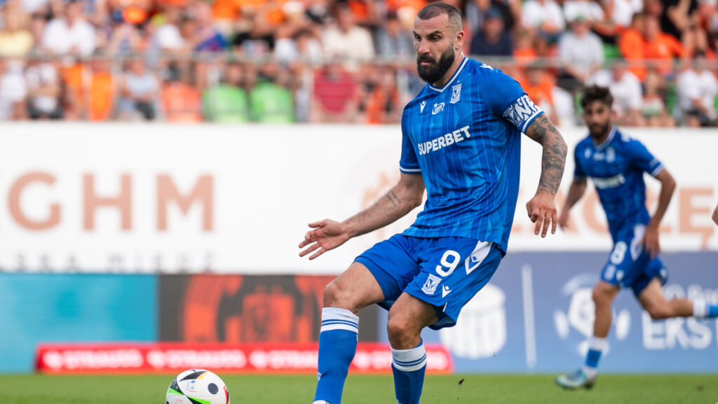 Lubin 17.08.2024
PILKA NOZNA MECZ 5. KOLEJKA PKO EKSTRAKLASA SEZON 2023/24 KGHM Zaglebie Lubin -  Lech Poznan 
n/z Mikael Ishak 
FOT. P.Dziurman / 400mm.pl