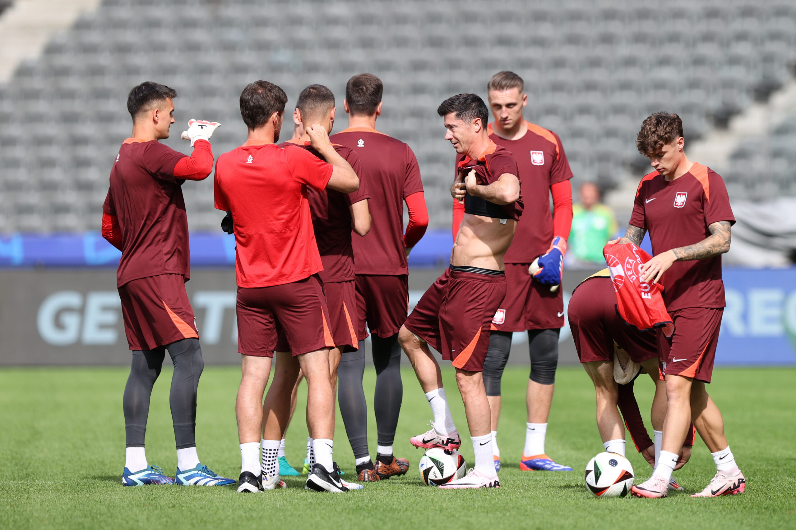 BERLIN 20.06.2024
TRENING REPREZENTACJI POLSKI NA EURO 2024 --- POLISH FOOTBALL NATIONAL TEAM TRAINING SESSION ON EURO 2024
ROBERT LEWANDOWSKI
FOT. PIOTR KUCZA/400mm.pl