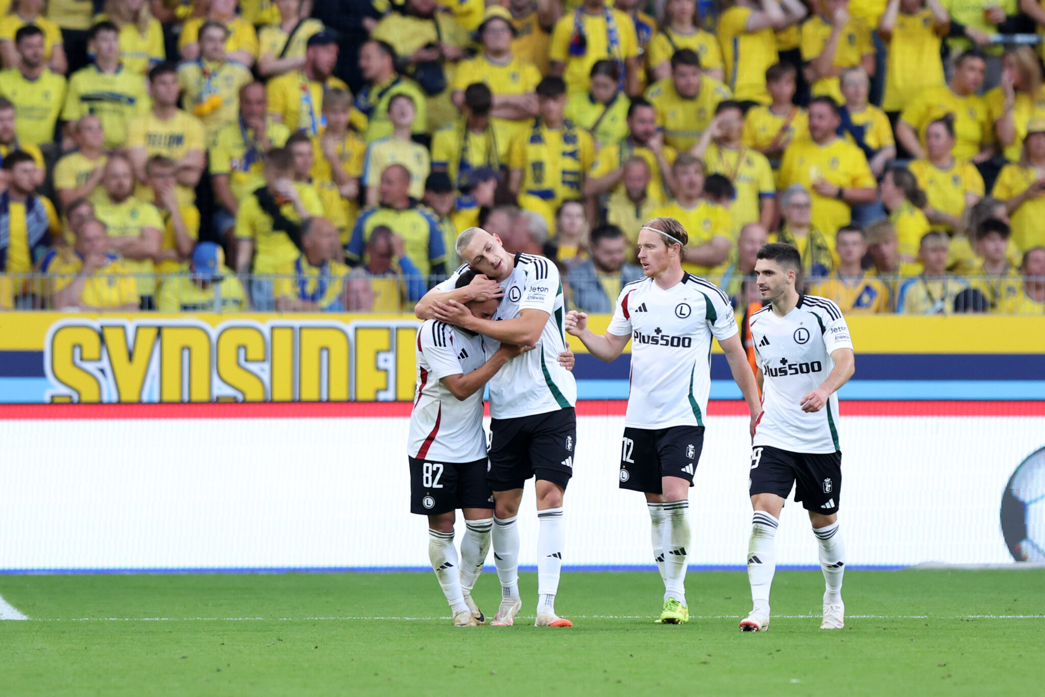 BRONDBYVESTER 08.08.2024
PIERWSZY MECZ III RUNDA ELIMINACYJNA LIGA KONFERENCJI SEZON 2024/25: BRONDBYERNES IF - LEGIA WARSZAWA --- UEFA CONFERENCE LEAGUE THIRD QUALIFYING ROUND FIRST MATCH: BRONDBY IF - LEGIA WARSAW
LUQUINHAS  BLAZ KRAMER  RADOVAN PANKOV  RUBEN VINAGRE
FOT. PIOTR KUCZA/400mm.pl