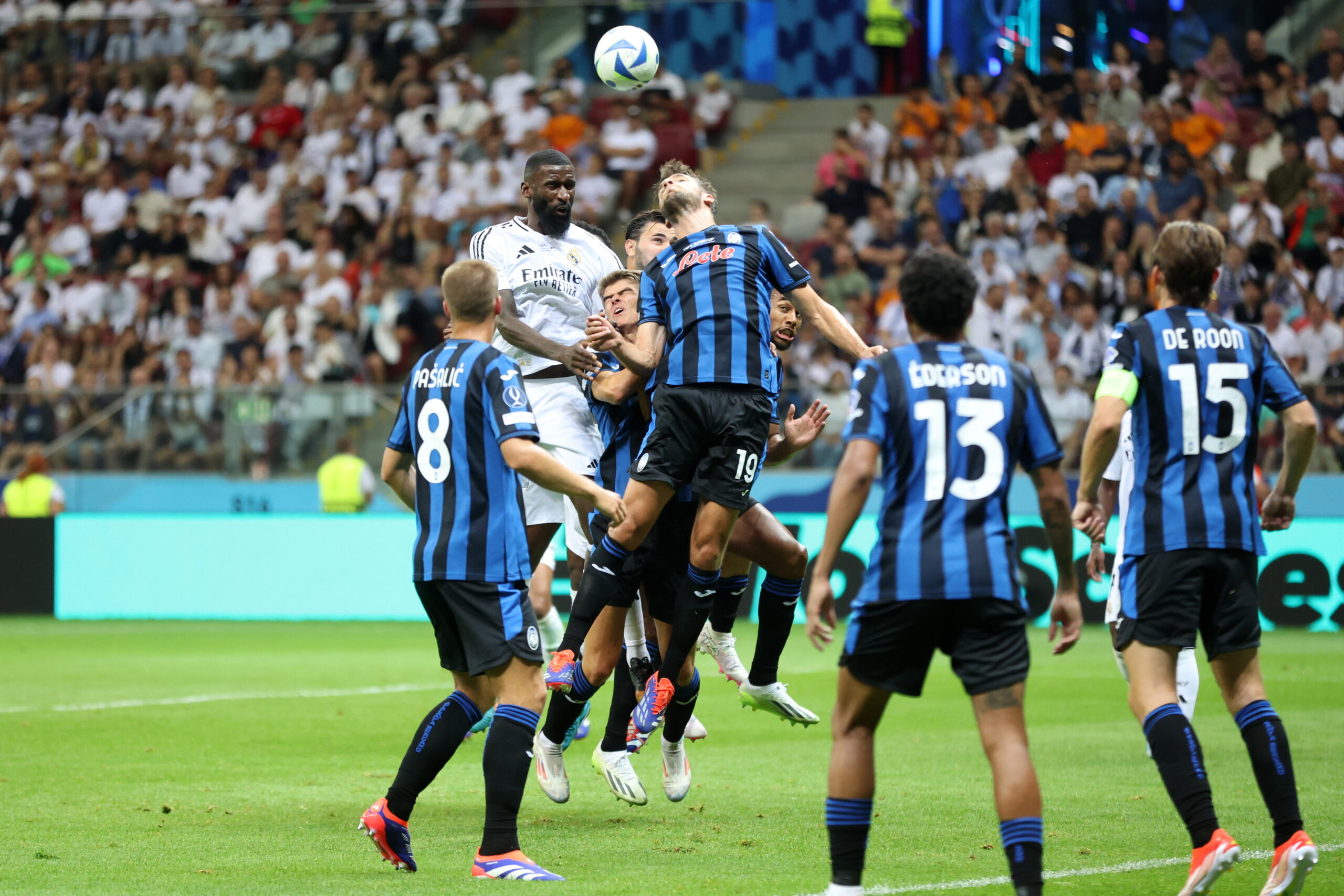 WARSZAWA 14.08.2024
MECZ O SUPERPUCHAR EUROPY 2024: REAL MADRYT - ATALANTA BERGAMO --- UEFA SUPER CUP 2024 FOOTBALL MATCH IN WARSAW: REAL MADRID - ATALANTA BC
ANTONIO RUDIGER  CHARLES DE KETELAERE  BERAT DJIMSITI
FOT. PIOTR KUCZA/400mm.pl