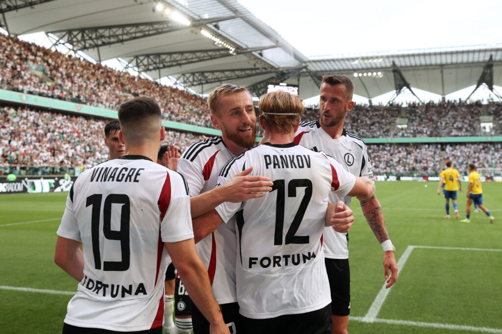 WARSZAWA 15.08.2024
REWANZOWY MECZ III RUNDA ELIMINACYJNA LIGA KONFERENCJI SEZON 2024/25: LEGIA WARSZAWA - BRONDBYERNES IF --- UEFA CONFERENCE LEAGUE THIRD QUALIFYING ROUND SECOND MATCH: LEGIA WARSAW - BRONDBY IF
RUBEN VINAGRE  RAFAL AUGUSTYNIAK  RADOVAN PANKOV  TOMAS PEKHART
FOT. PIOTR KUCZA/400mm.pl