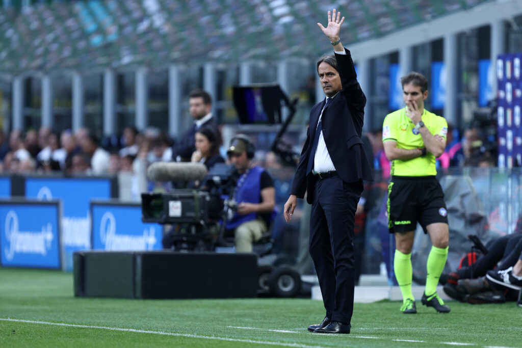 Simone Inzaghi, head coach of Fc Internazionale gestures during the  Serie A match beetween Fc Internazionale and Ss Lazio at Stadio Giuseppe Meazza on May 19, 2024 in Milan  Italy .  (Photo by sportinfoto/DeFodi Images) 
LIGA WLOSKA PILKA NOZNA SEZON 2023/2024
FOT.DEFODI IMAGES/newspix.pl / 400mm.pl
POLAND ONLY!

---
newspix.pl / 400mm.pl