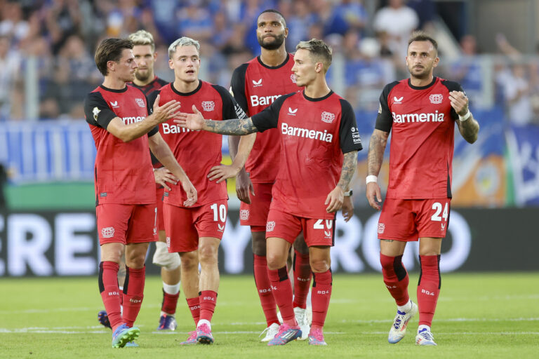 Jonas Hofmann (Bayer 04 Leverkusen), Florian Wirtz (Bayer 04 Leverkusen), Jonathan Tah (Bayer 04 Leverkusen), Alejandro Grimaldo (Bayer 04 Leverkusen) uind Aleix Garcia (Bayer 04 Leverkusen) jubeln, DFB-Pokal - First Round, FC Carl Zeiss Jena vs Bayer 04 Leverkusen, ad hoc Arena im Ernst-Abbe-Sportfeld am 28. August 2024 in Jena, Deutschland. (Foto von Marco Steinbrenner/DeFodi Images)

Jonas Hofmann (Bayer 04 Leverkusen), Florian Wirtz (Bayer 04 Leverkusen), Jonathan Tah (Bayer 04 Leverkusen), Alejandro Grimaldo (Bayer 04 Leverkusen) uind Aleix Garcia (Bayer 04 Leverkusen) cheer, DFB-Pokal - First Round, FC Carl Zeiss Jena vs Bayer 04 Leverkusen, ad hoc Arena im Ernst-Abbe-Sportfeld, August 28, 2024 in Jena, Germany. (Photo by Marco Steinbrenner/DeFodi Images) DFB / DFL REGULATIONS PROHIBIT ANY USE OF PHOTOGRAPHS AS IMAGE SEQUENCES AND/OR QUASI-VIDEO. 
PUCHAR NIEMIEC PILKA NOZNA SEZON 2024/2025
FOT. DEFODI IMAGES/newspix.pl / 400mm.pl

POLAND ONLY !!
---
newspix.pl / 400mm.pl