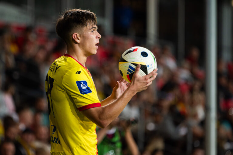 KIELCE 26.08.2024
MECZ 6. KOLEJKA PKO EKSTRAKLASA SEZON 2024/25 --- POLISH FOOTBALL TOP LEAGUE MATCH: KORONA KIELCE - FKS STAL MIELEC
HUBERT ZWOZNY SYLWETKA
FOT. MICHAL TRZPIS/400MM.PL