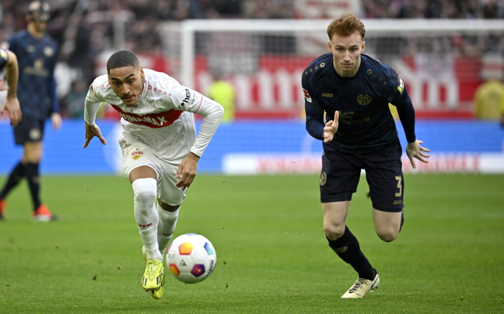 11.02.2024, Mercedes Benz Arena, Stuttgart, GER, 1. FBL, VfB Stuttgart vs 1. FSV Mainz 05, 21. Runde, im Bild Zweikampf Enzo Millot VfB Stuttgart (08) gegen Sepp van den Berg 1. FSV Mainz 05 (03) // during the German Bundesliga 21th round match between VfB Stuttgart and 1. FSV Mainz 05 at the Mercedes Benz Arena in Stuttgart, Germany on 2024/02/11. EXPA Pictures © 2024, PhotoCredit: EXPA/ Eibner-Pressefoto/ Michael Weber

*****ATTENTION - OUT of GER***** 
LIGA NIEMIECKA PILKA NOZNA SEZON 2023/2024

FOT.EXPA/newspix.pl / 400mm.pl

Austria, Italy, Spain, Slovenia, Serbia, Croatia, Germany, UK, USA and Sweden  OUT!
---
newspix.pl / 400mm.pl