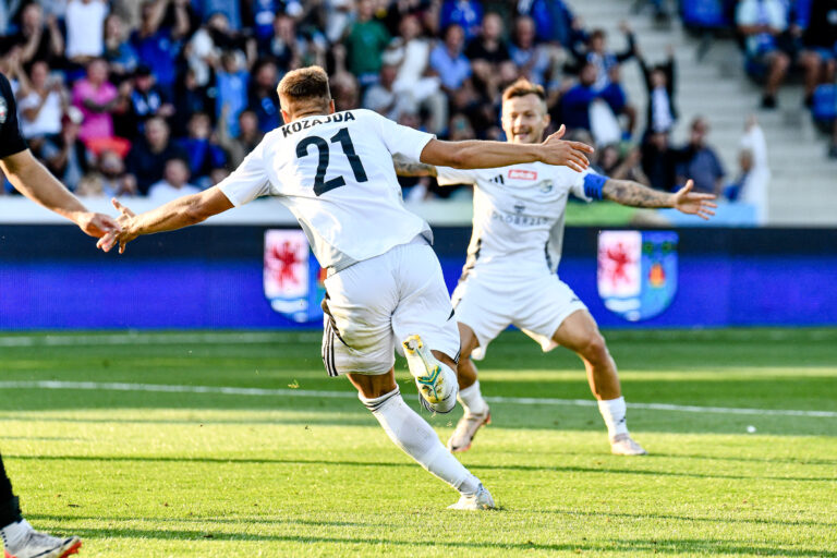 KOLOBRZEG, 20.08.2024

PILKA NOZNA. BETCLIC 1 LIGA. SEZON 2024/2025. MECZ 6. KOLEJKA. KOTWICA KOLOBRZEG - POLONIA WARSZAWA.

— — — 
FOOTBALL. POLISH FIRST LEAGUE MATCH: KOTWICA KOLOBRZEG - POLONIA WARSZAWA.

NZ MICHAL KOZAJDA RADOSC PO STRZELONEJ BRAMCE

FOT. JAKUB BARANSKI / 400MM.PL