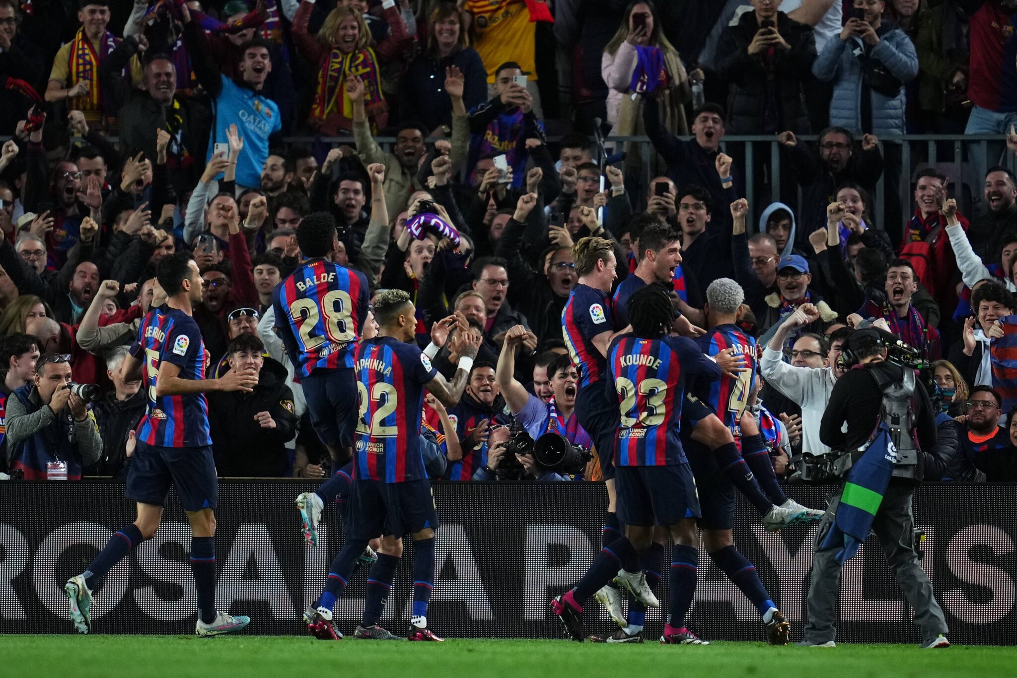 Sergi Roberto of FC Barcelona celebrates with his teammates after scoring the 1-1 during the La Liga match between FC Barcelona and Real Madrid played at Spotify Camp Nou Stadium on March 19, 2023 in Barcelona, Spain. (Photo by Colas Buera / PRESSIN) 
LIGA HISZPANSKA PILKA NOZNA SEZON 2022/2023
FOT. PRESSINPHOTO/newspix.pl / 400mm.pl

POLAND ONLY !!!
---
newspix.pl / 400mm.pl