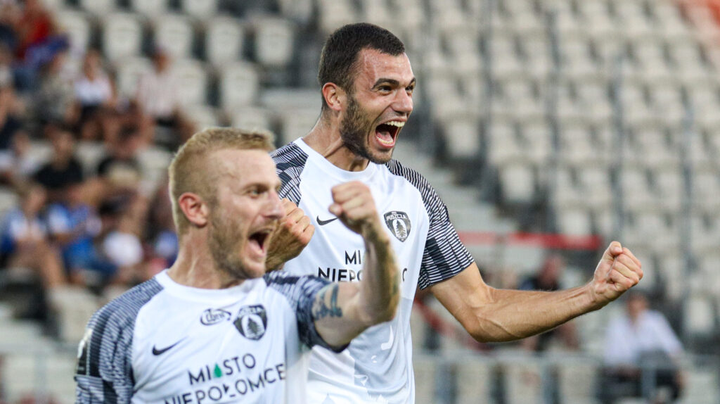 KRAKOW 16.08.2024
MECZ 5 KOLEJKA PKO EKSTRAKLASA  SEZON 2024/2025 -- POLISH FOOTBALL FIRST LEAGUE MATCH: Puszcza Niepolomice - Lechia Gdansk
NZ RADOSC PO GOLU CELEBRATION AFTER GOAL ROMAN YAKUBA
FOT. JACEK STANISLAWEK / 400mm.pl